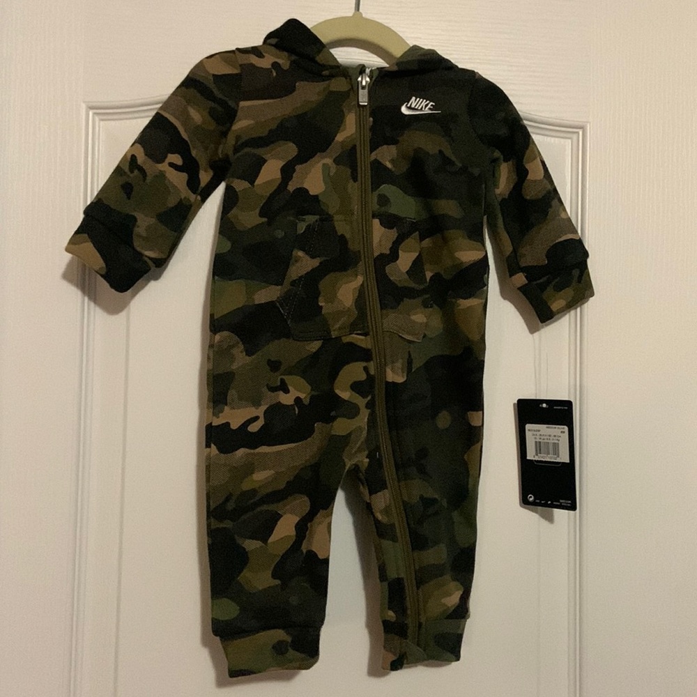 Camouflage, onesie. Size 6 months.